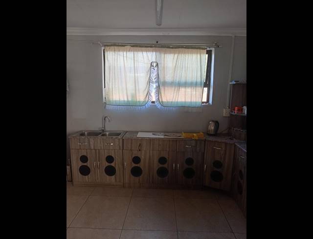 2 BEDROOM PROPERTY TO RENT IN CLAREMONT